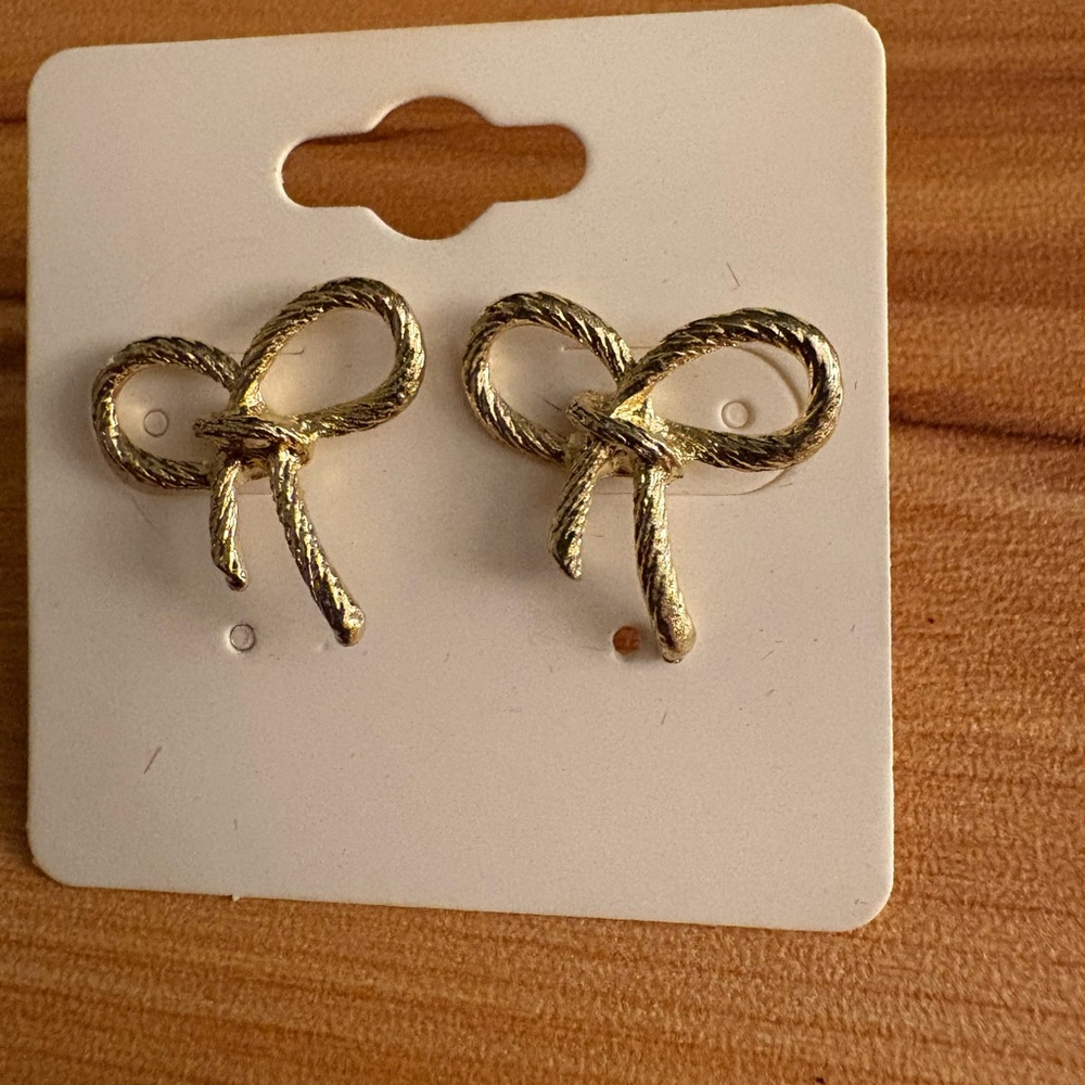 Elegant Gold Bow Earrings